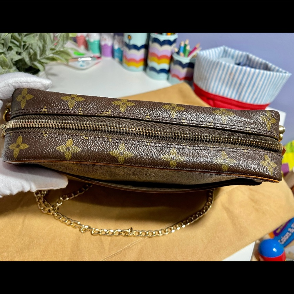 Preloved Authentic LV Monogram Crossbody/Sling. - Picture 6 of 14